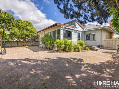 6 Churchill Road, Horsham