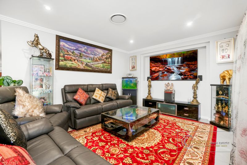 42 Feathertop Avenue, Minto
