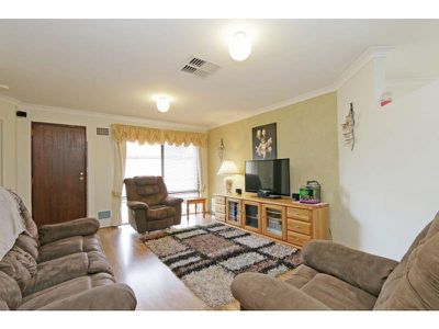 8 Bark Circle, Kenwick
