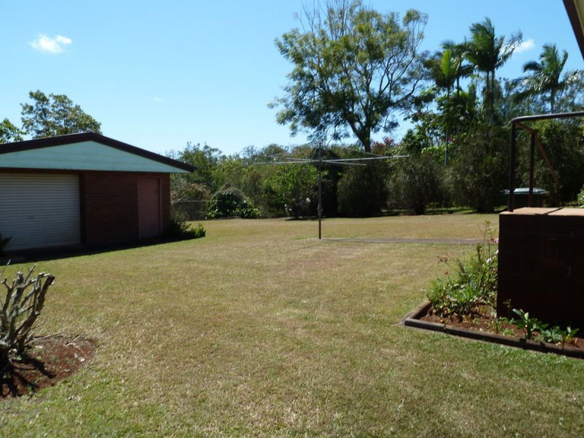 27 Putt St., Atherton