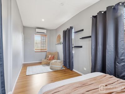 7 Hill End Road, Glenella