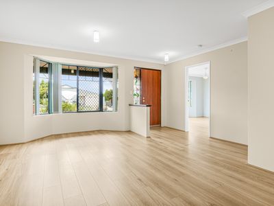 6 Borah Court, Caversham