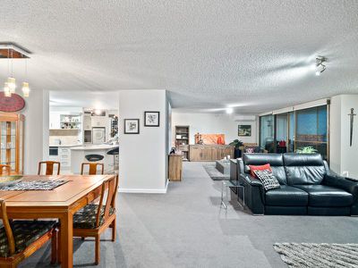 10W / 16 Kings Park Avenue, Crawley