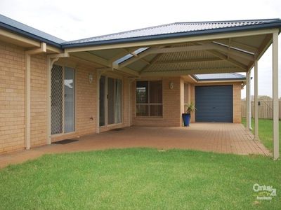 15 Cronin Place, Dubbo