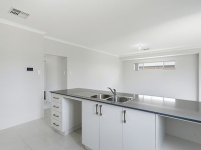 4 Woodloes Street, Piara Waters