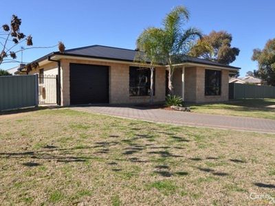 18 Page Avenue, Dubbo