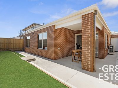 16 Aurora Drive, Cranbourne West