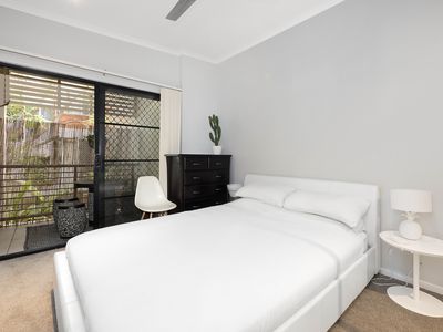 2 / 67 Benson Street, Toowong