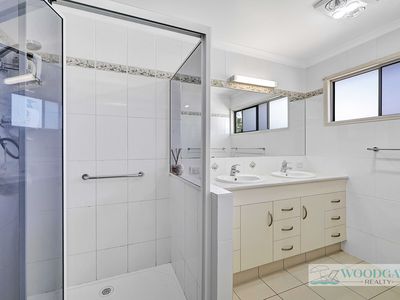 101 Esplanade, Woodgate