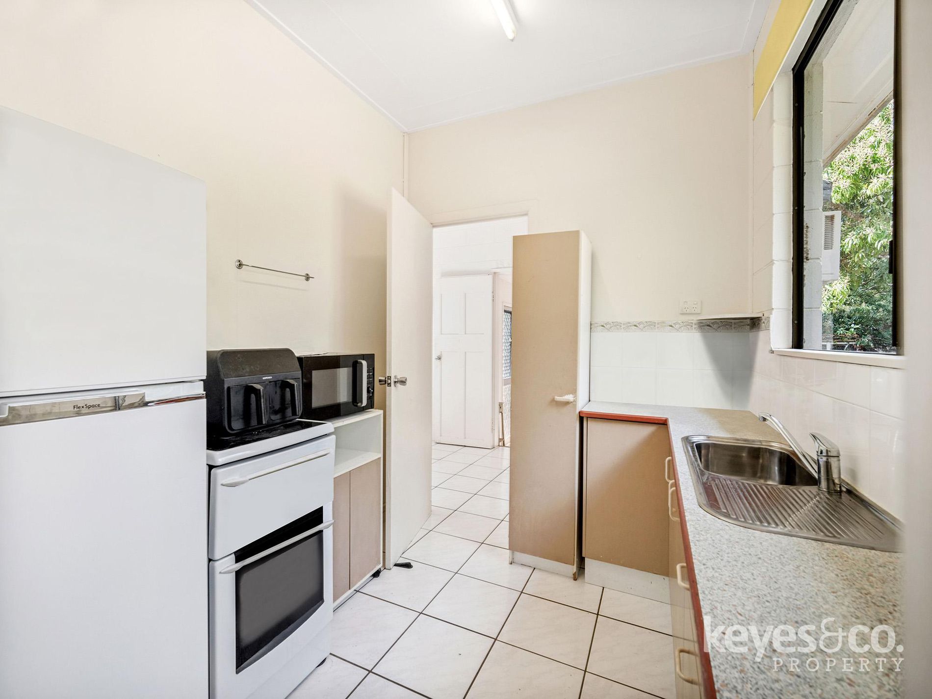 24 Alligator Creek Road, Alligator Creek