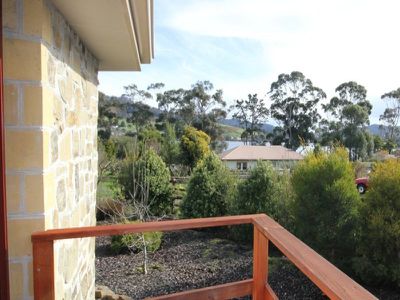 2 Crooked Tree Court, Nicholls Rivulet