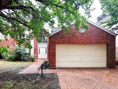 3 Saint Claire Walk, Doncaster East