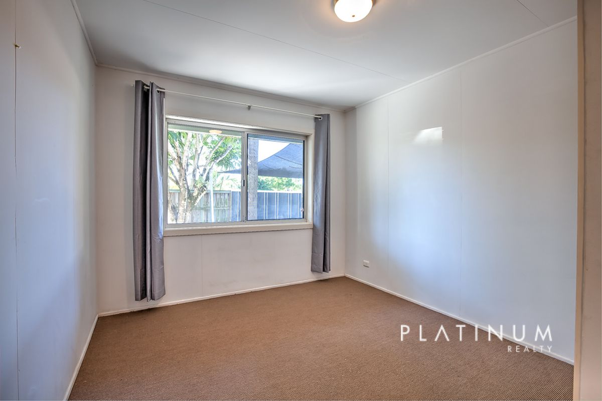 2 Dunbarton Avenue, Bundall