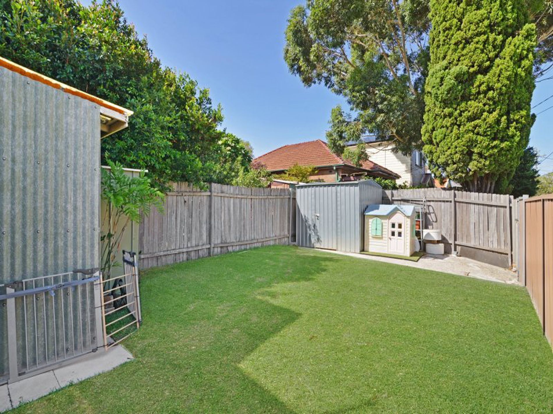 2 Swinbourne Street, Botany