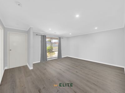 15 Stone Hill Circuit, Cranbourne East