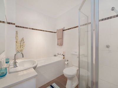 16/8 Shackel Avenue, Brookvale