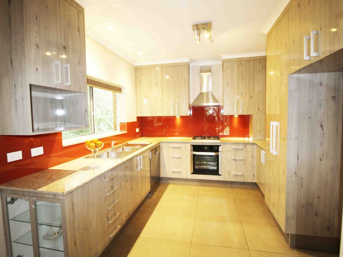3 WADLEY CLOSE, Atherton