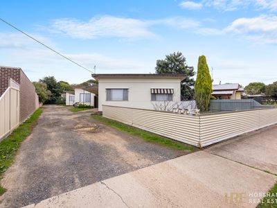 1 4 / 9 Burgess Street, Horsham