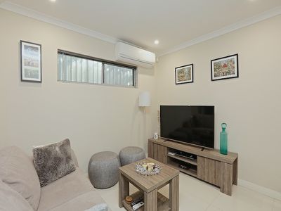 4/7 Mahlberg Avenue, Woodlands