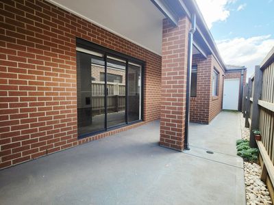 95 Holyoake Parade, Manor Lakes