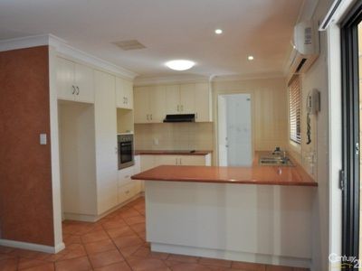 18 Page Avenue, Dubbo