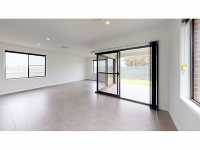 14 Pelagic Court, Dubbo