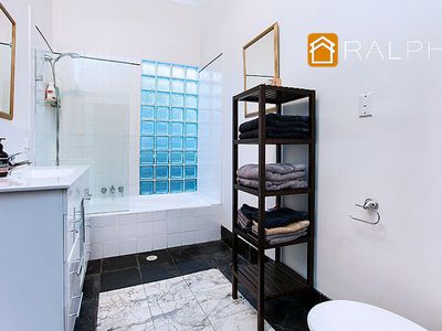 32 Canarys Road, Roselands