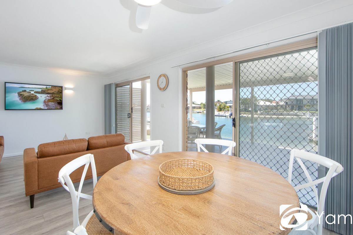 2 / 28 The Mainbrace, Yamba