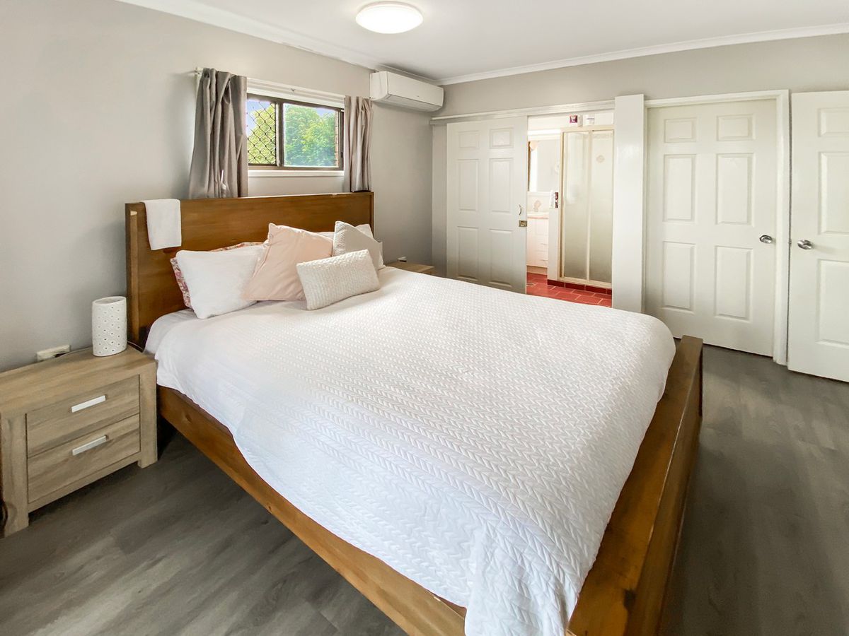 43 Tower Avenue, Atherton