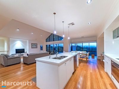 33 Trumpeter Parade, Yanchep