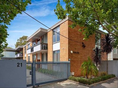 6 / 21 Kingsley Street, Elwood