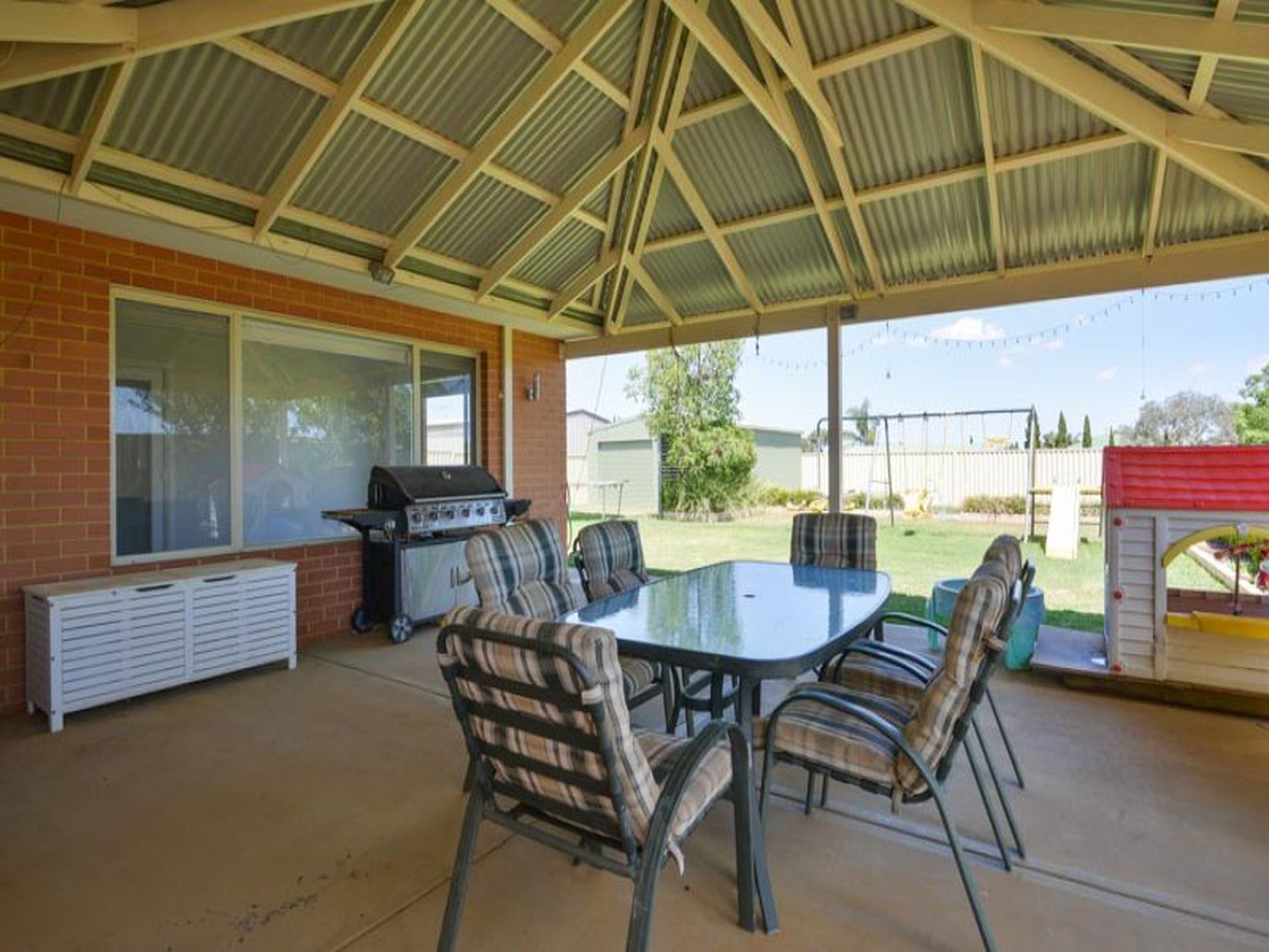 17 Riseberry Way, Somerville