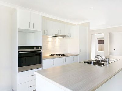 60 Royce Crescent, Lavington