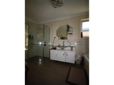 2 / 1 Moore Court, Wynyard