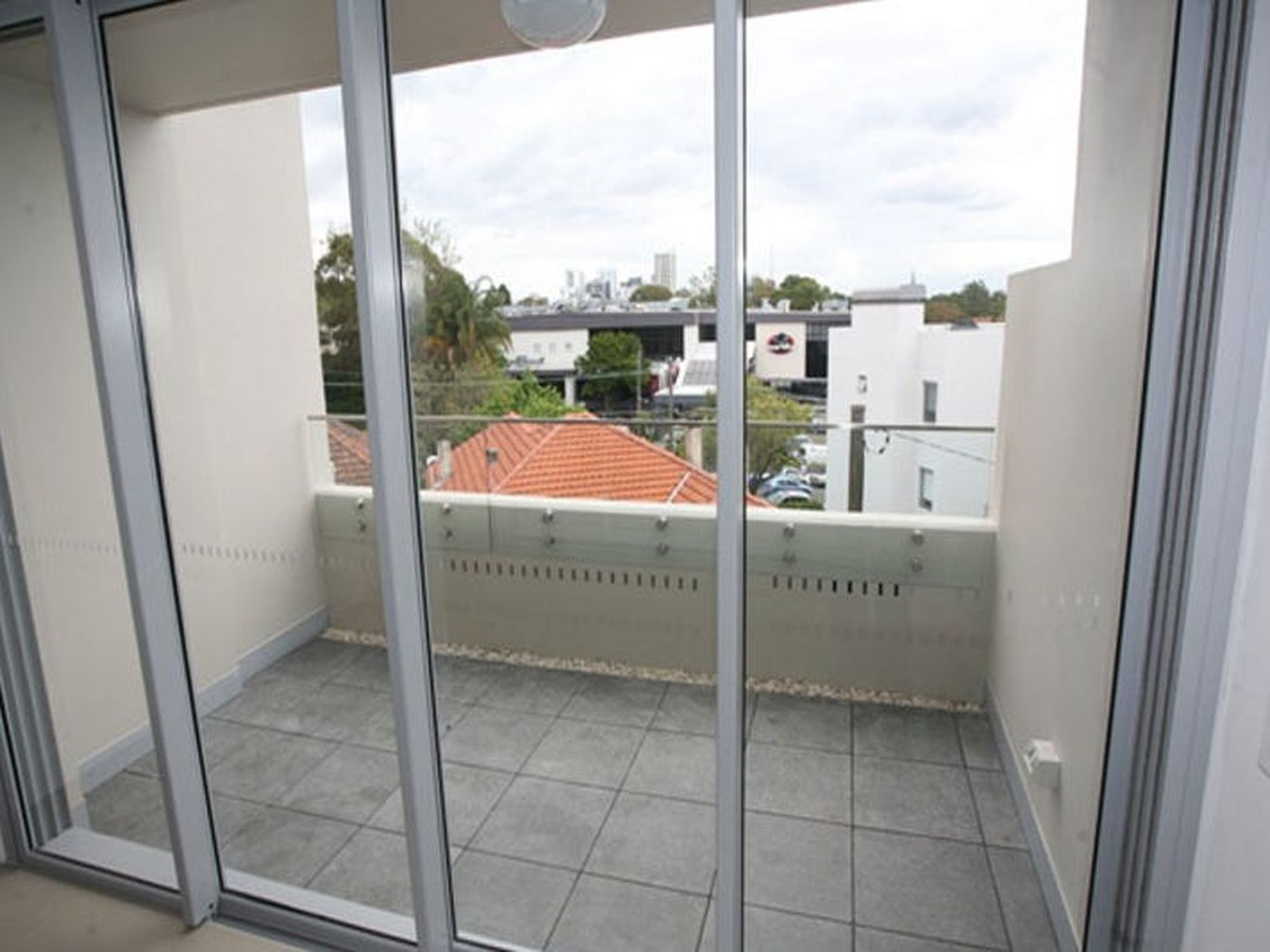 311 / 520 Cnr Miller Street & Palmer Street, Cammeray