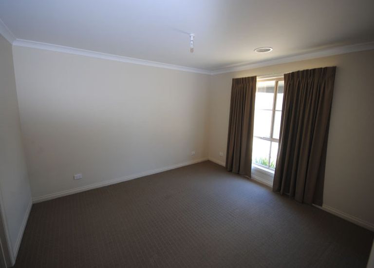 2 / 28 Oswald Street, Portland