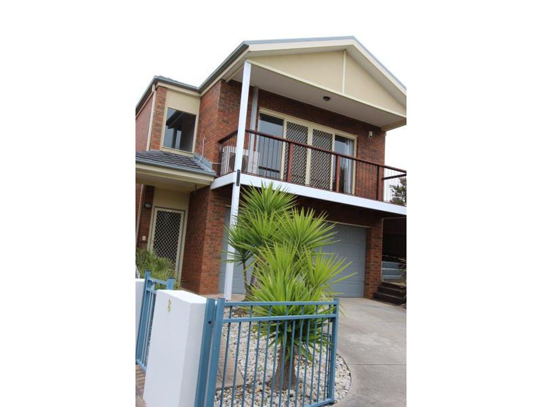 8 / 143 Barrabool Road, Highton