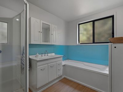 604 Abels Bay Road, Eggs And Bacon Bay