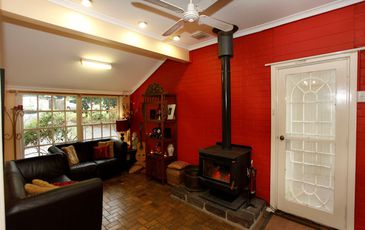 69 Beaconsfield-Emerald Road, Beaconsfield Upper