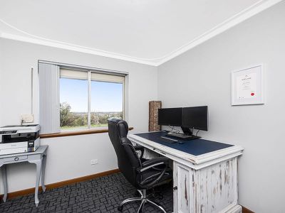 27 Sicklemore Rd, Parmelia