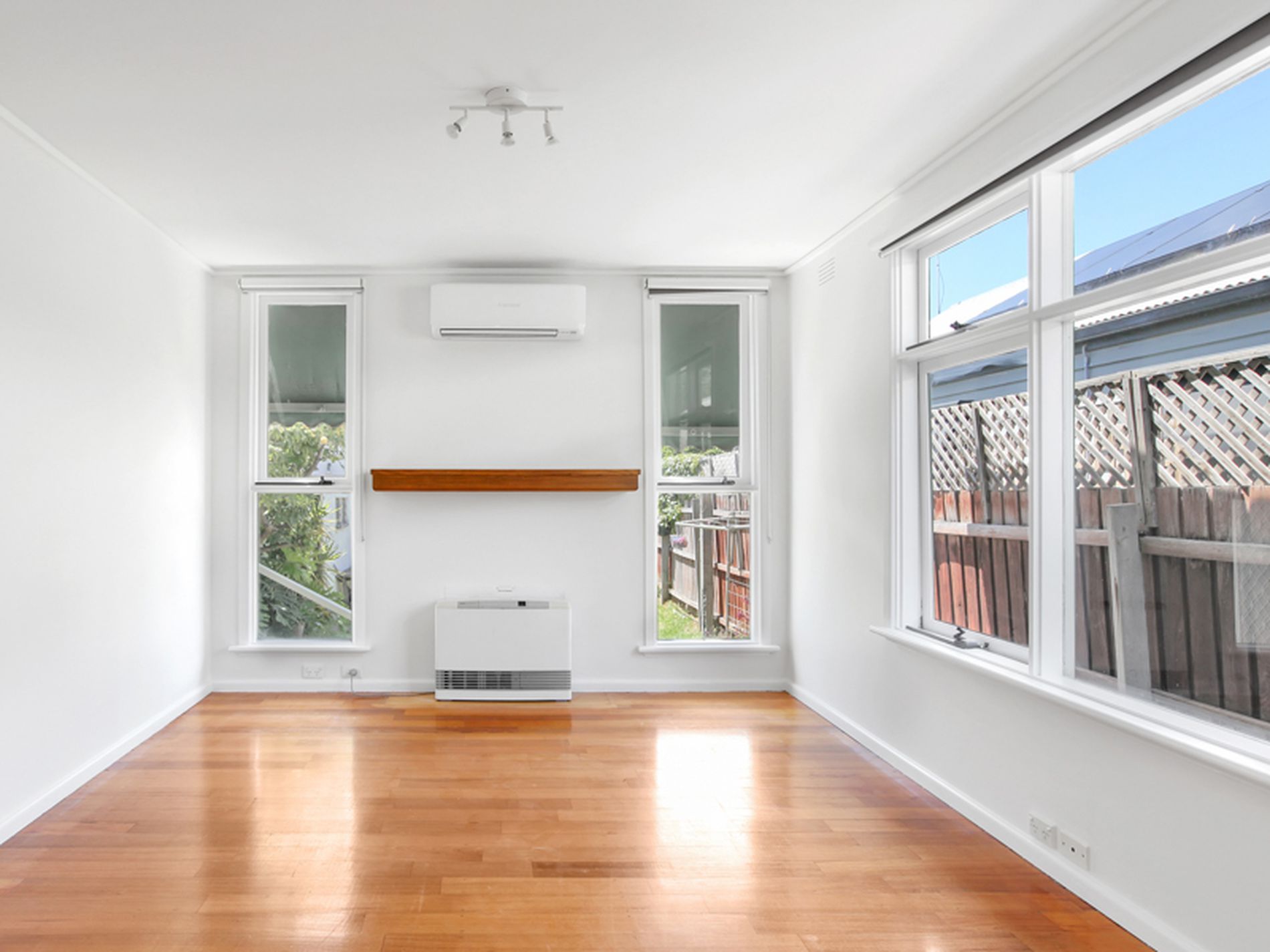 7 Railway Place North, Williamstown