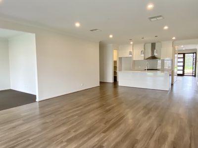 38 Honeycomb Avenue, Manor Lakes