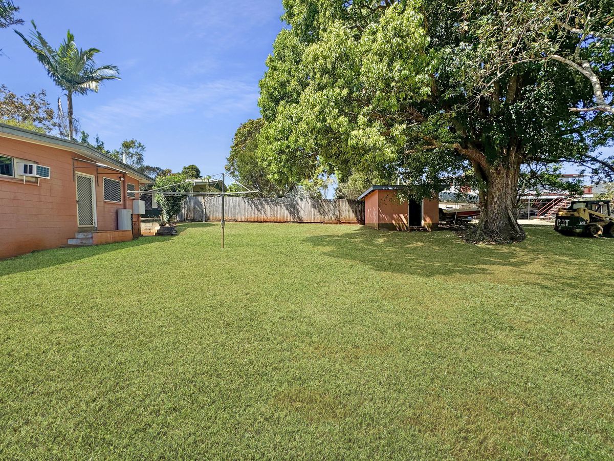 17 ARMSTRONG STREET, Atherton