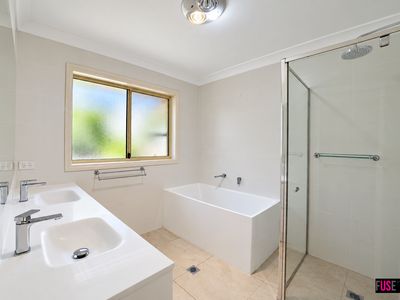 2 Camphorwood Close, Jerrabomberra