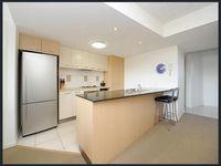 46 / 10 Grand Pde , Kawana Island