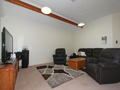 15B Riverina Way, Hannans