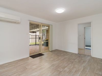 13 Honeysuckle Avenue, Kawungan