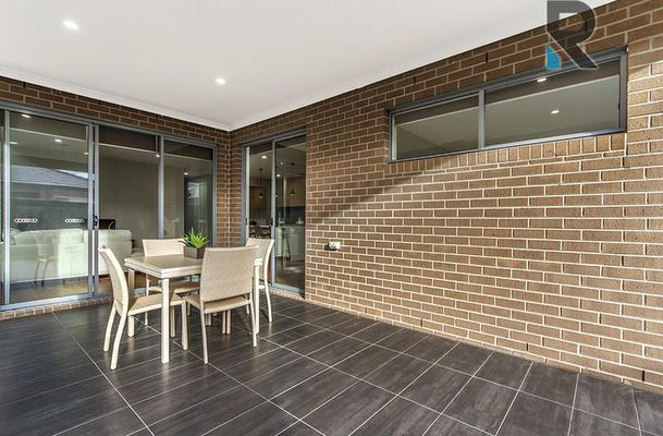 75 Horizon Boulevard, Greenvale