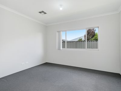 4 Woodloes Street, Piara Waters