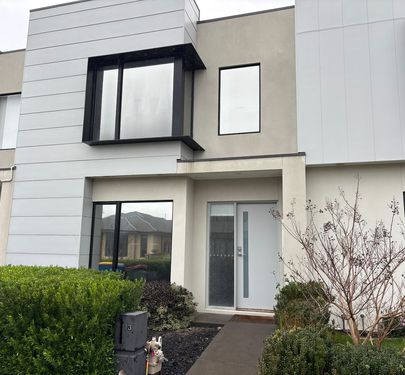 13 SPARTAN AVENUE, Clyde North